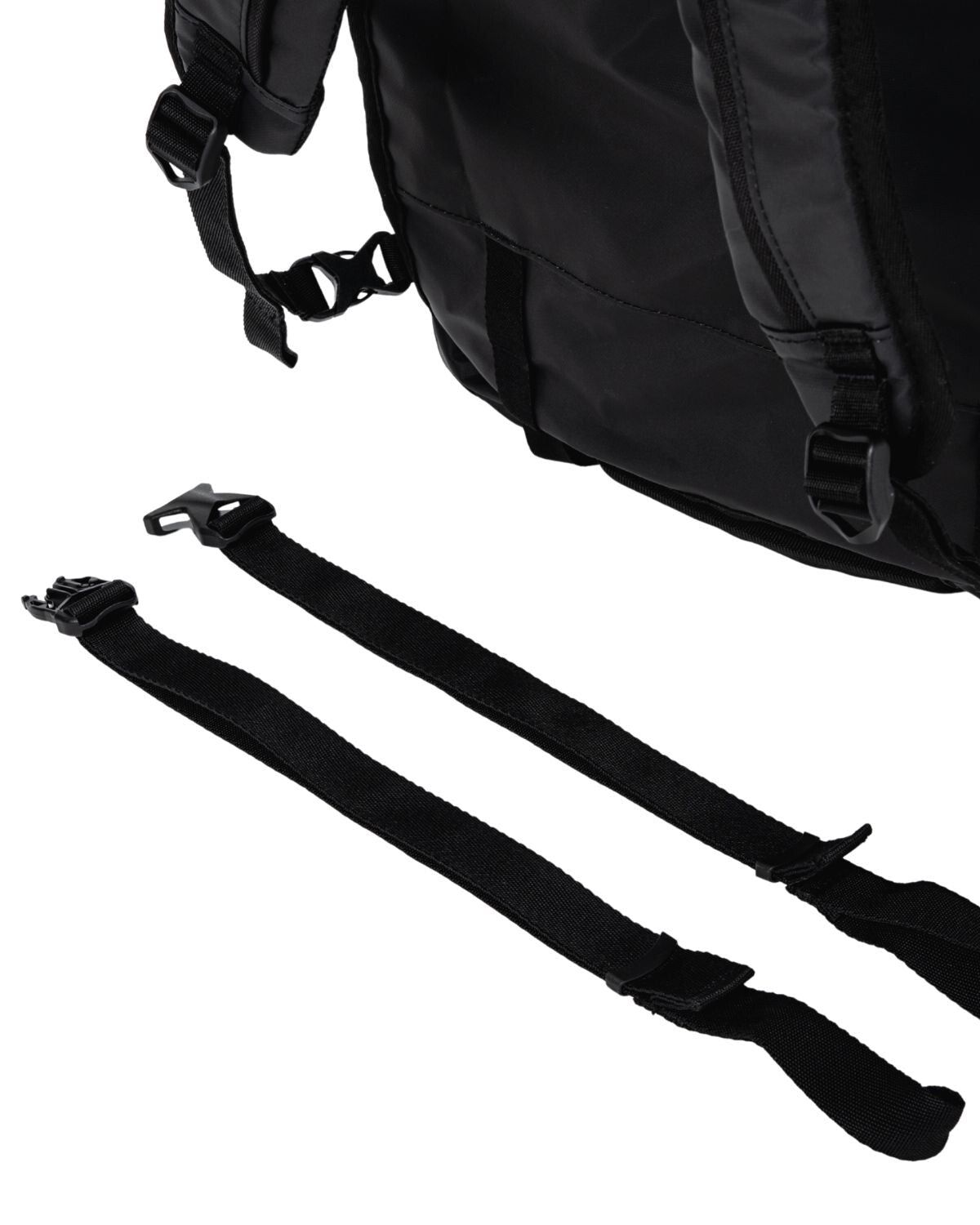 OT Duffel Bag 65, Black, the removable chest and waist straps