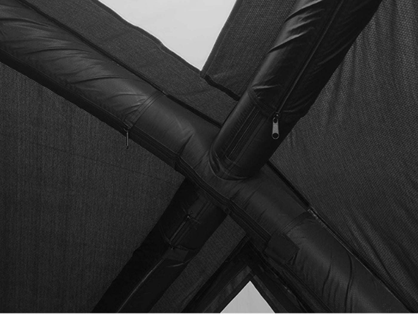 theEarth GEO AIR4 Tent, Black, X-frame panel stitching and seam detail