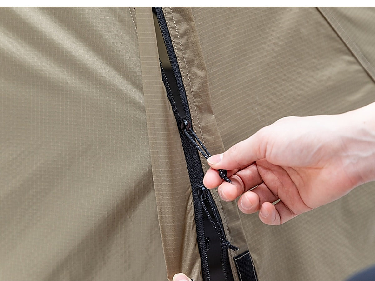 Base Cot Tent zipper detail