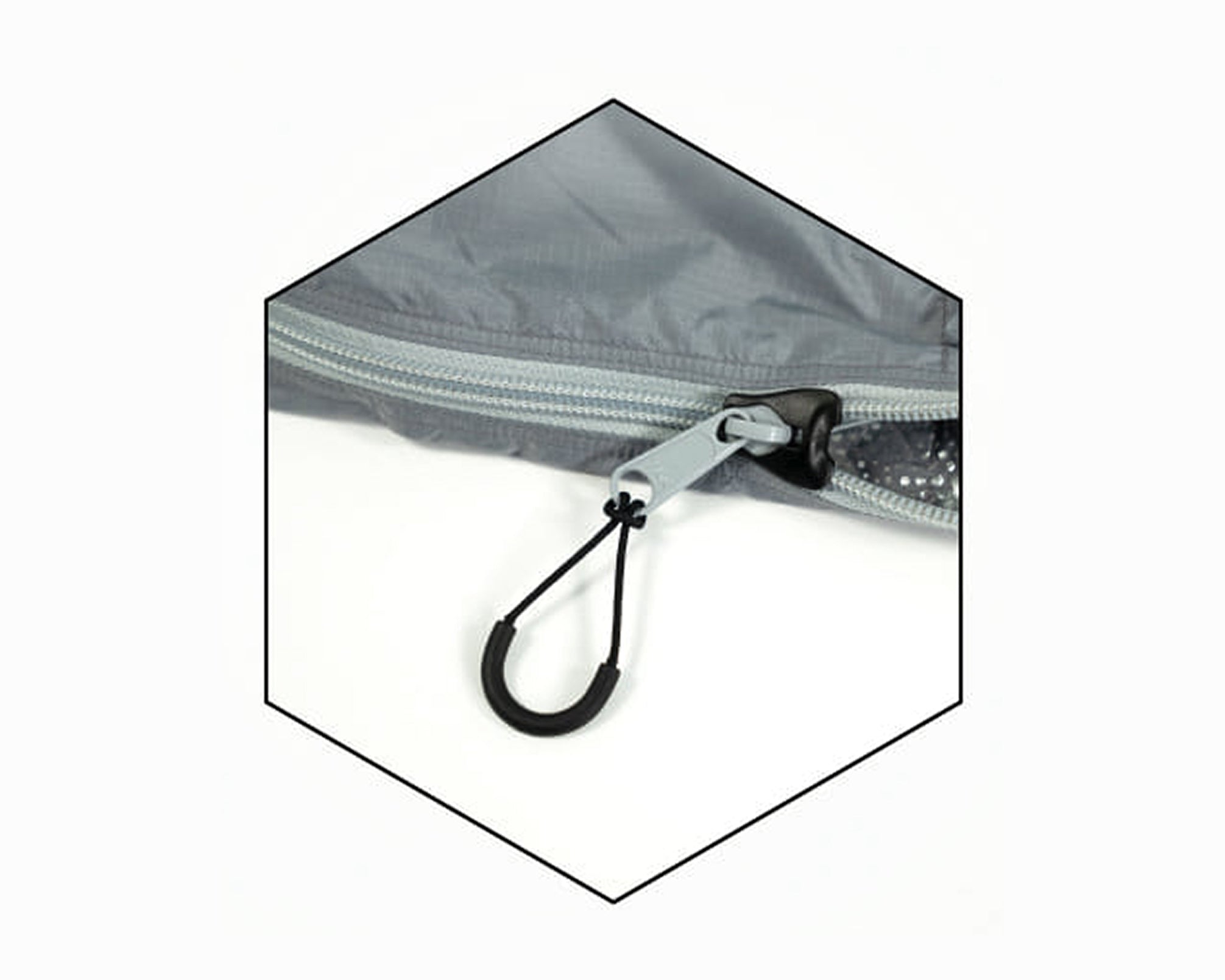 YKK zipper with anti-snag guard detail on DEOS camp comforter