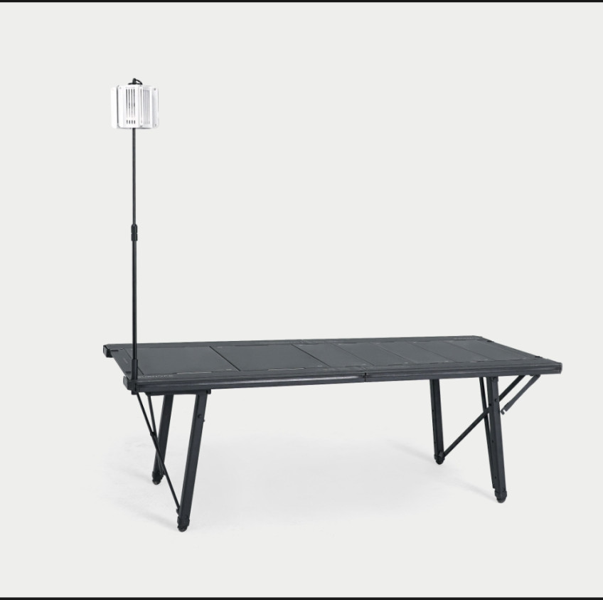 BUENOFE IGT Lantern Hanger configured with a single extension pole in a compact linear setup, one vertical pole rising from the table edge with a lantern hanging directly above, shown on a white studio background.