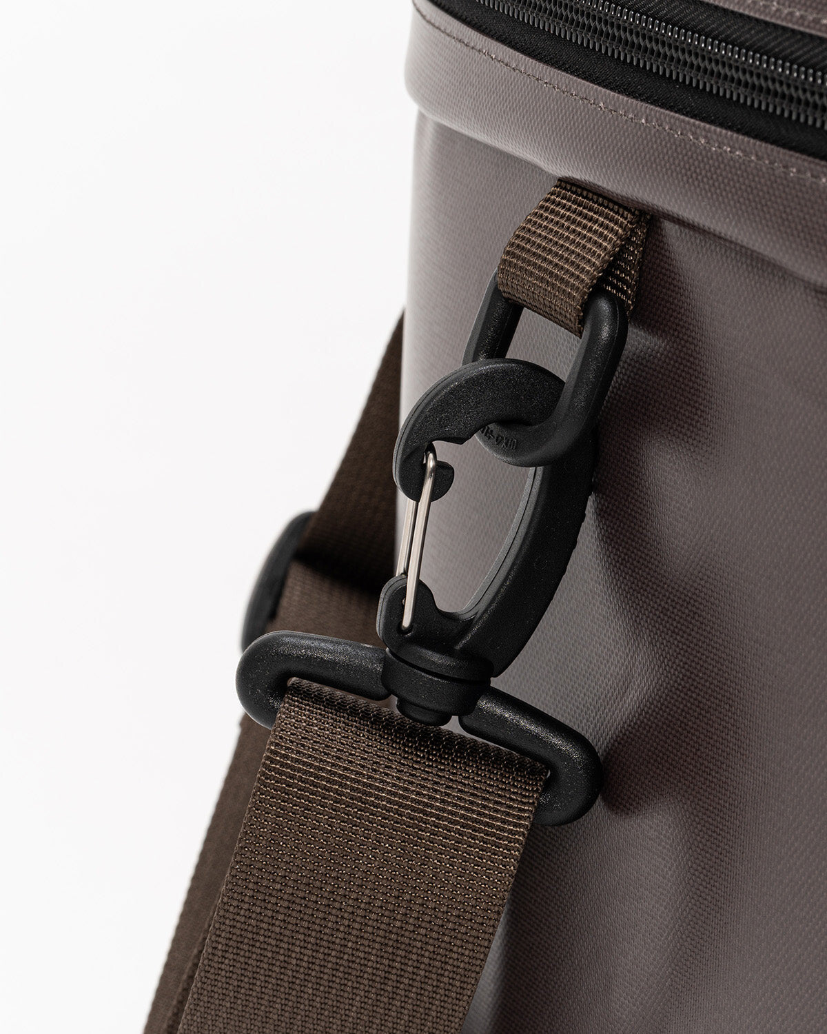 Soft Cooler 15, Tan, close-up of the shoulder strap hook